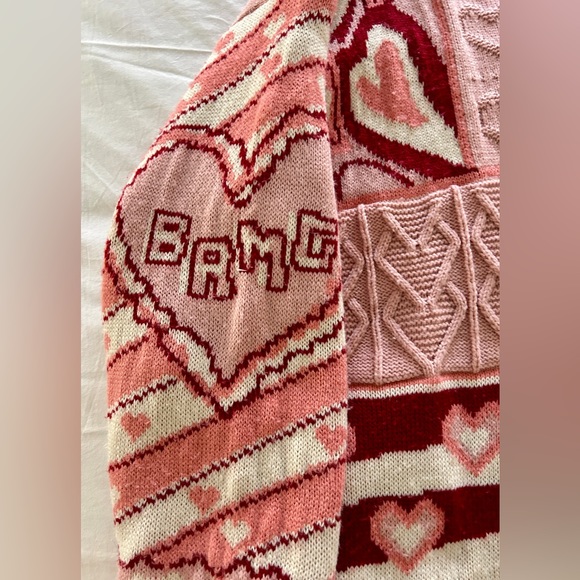 Pink and deep red soft sweater - Picture 2 of 5